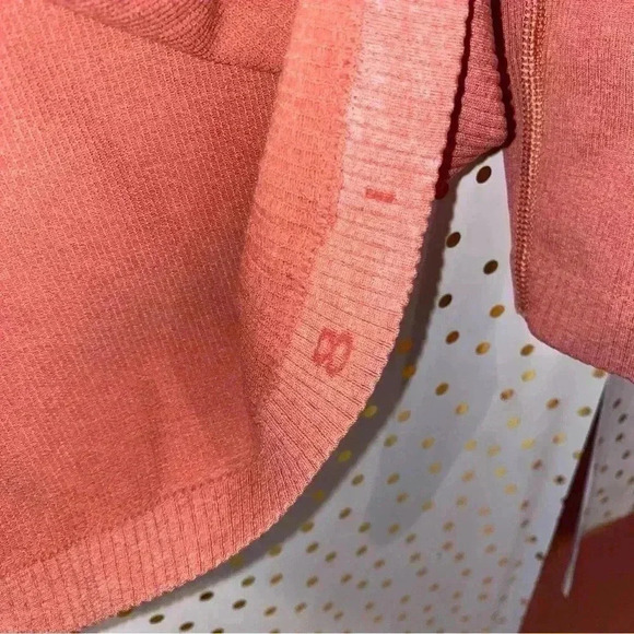 Lululemon Yin Vibes Turtleneck - Picture 5 of 5